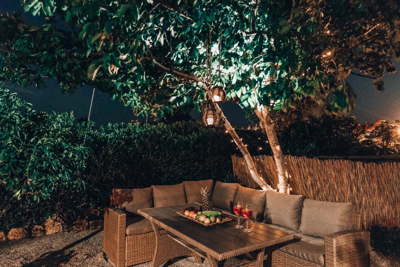 Villa Aspasia With Private Jacuzzi - Oasis Resort Коккинос Пиргос Экстерьер фото
