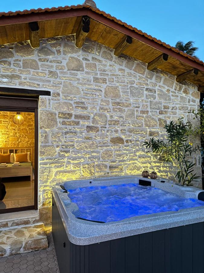Villa Aspasia With Private Jacuzzi - Oasis Resort Коккинос Пиргос Экстерьер фото